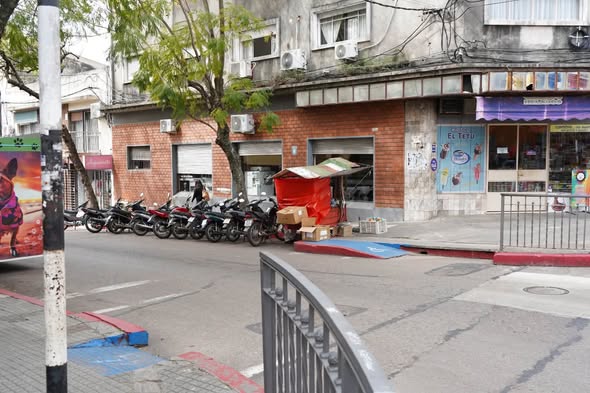 Reordenamiento del estacionamiento de motos en el microcentro