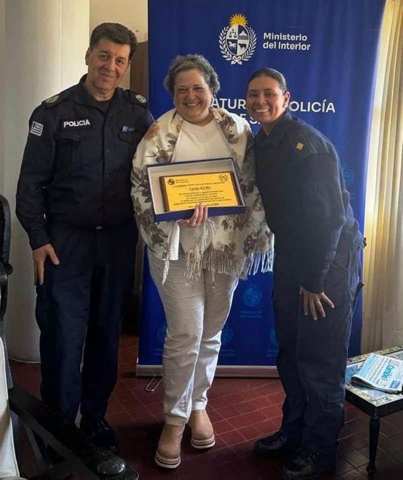 El Jefe de Policía de Salto recibió a la Cónsul de la República Argentina al culminar su gestión en el departamento.