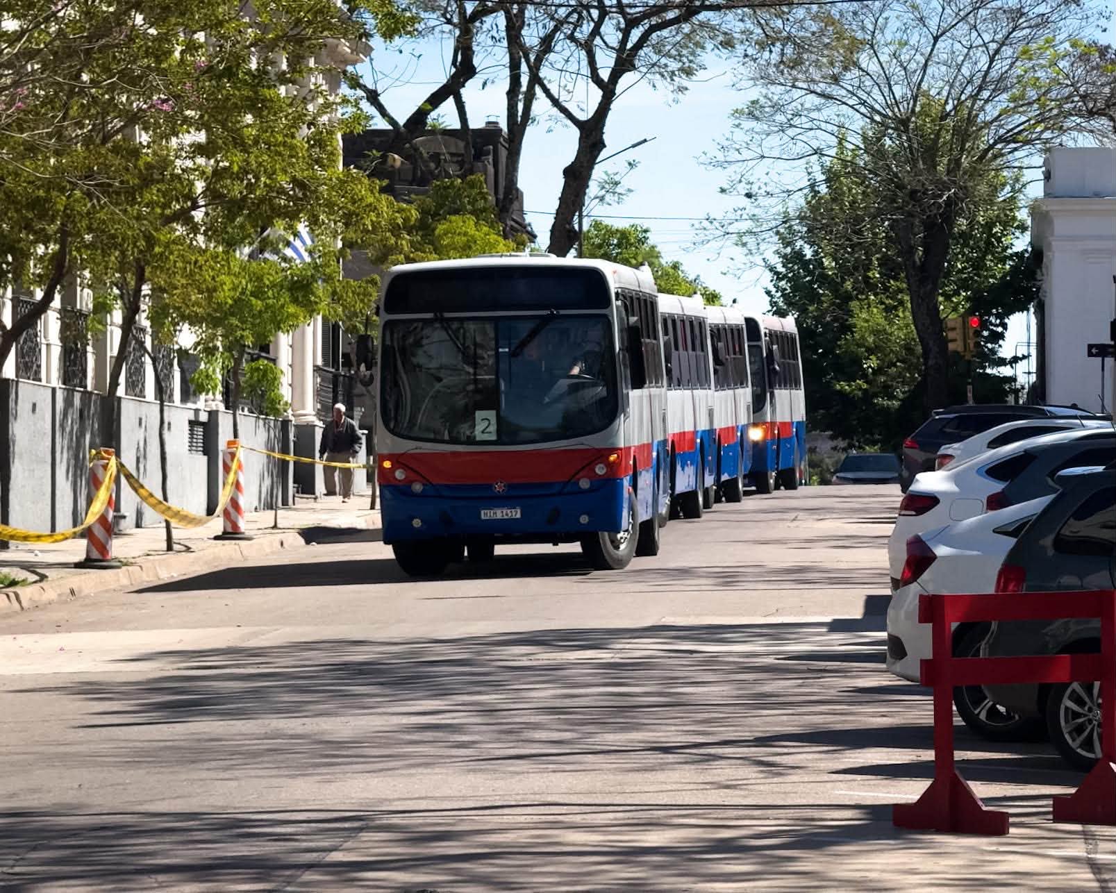 El Gobierno de Salto presentó seis ómnibus de los doce adquiridos para renovar la flota
